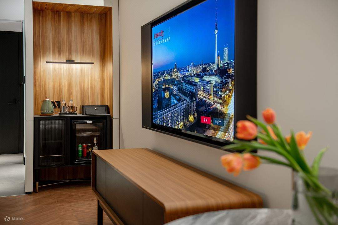 Intercity Deluxe Room - King Bed